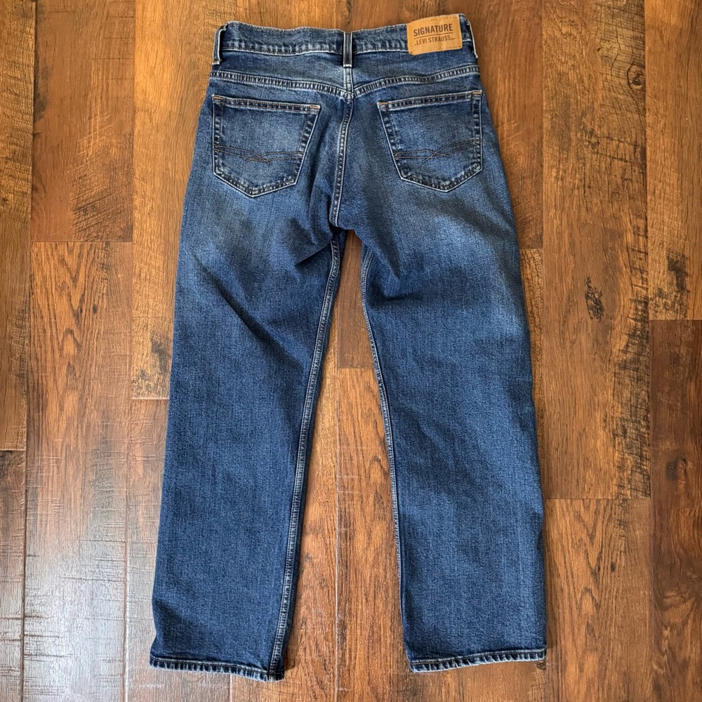 Signature by LEVI STRAUSS loose jeans, size 29x30 - Picture 2 of 9